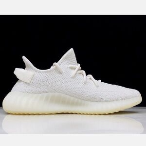 NWT Adidas Yeezy Boost 350 V2 Women's Sneakers in Cream Sz 7